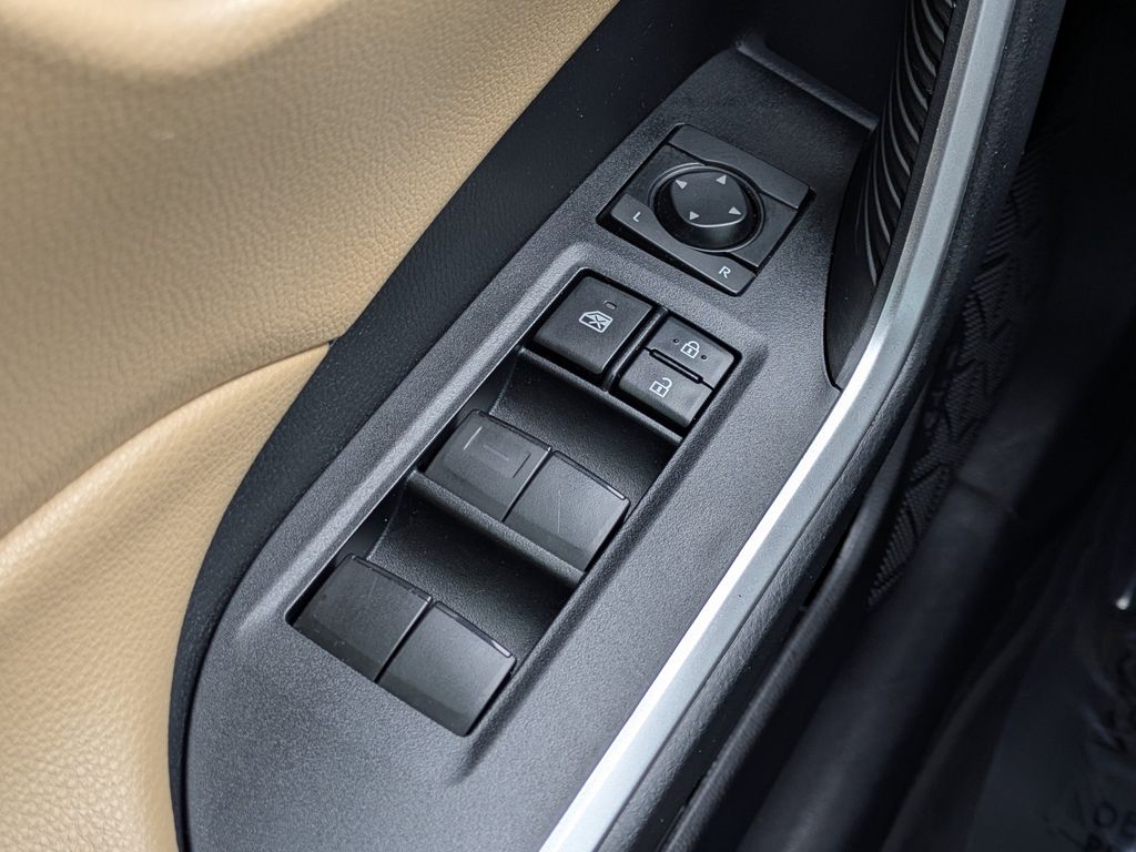 Thumbnail: 2021 Toyota RAV4 - 30