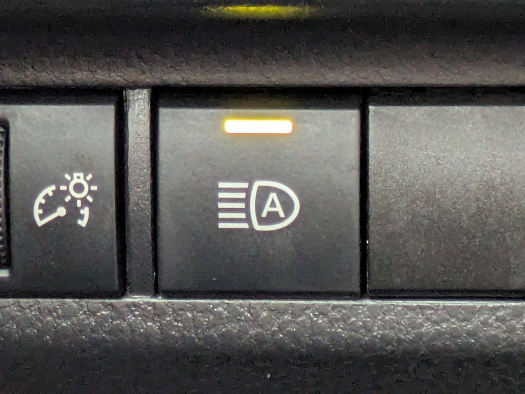 Thumbnail: 2021 Toyota RAV4 - 29