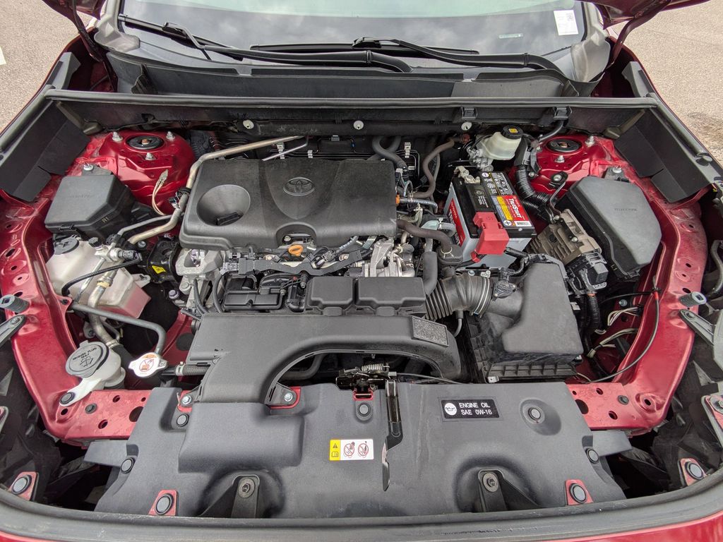 Thumbnail: 2021 Toyota RAV4 - 9