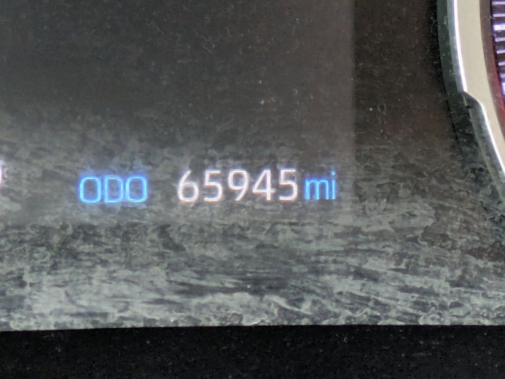 Thumbnail: 2021 Toyota RAV4 - 33