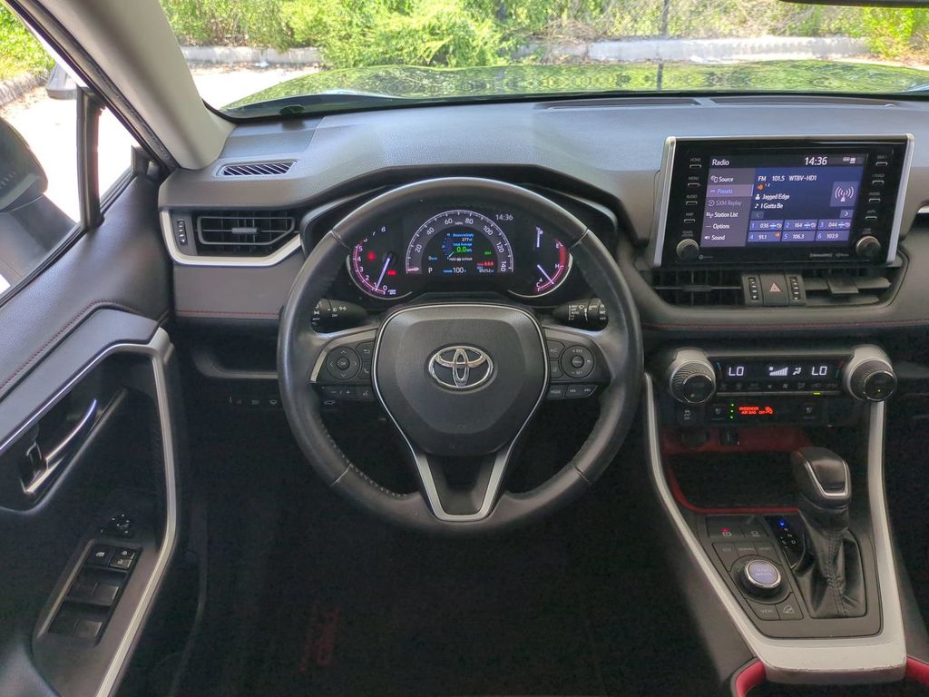 Thumbnail: 2020 Toyota RAV4 - 10