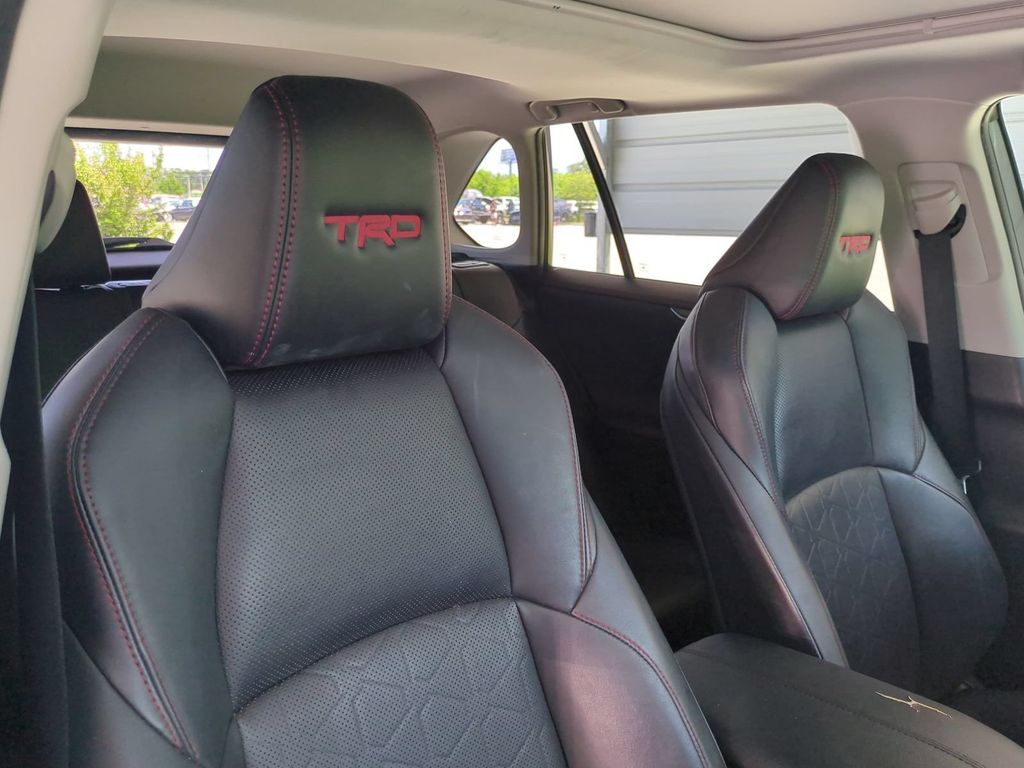 Thumbnail: 2020 Toyota RAV4 - 11