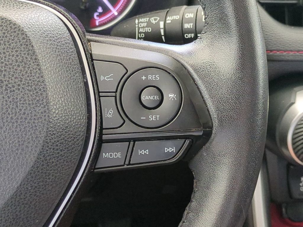 Thumbnail: 2020 Toyota RAV4 - 33
