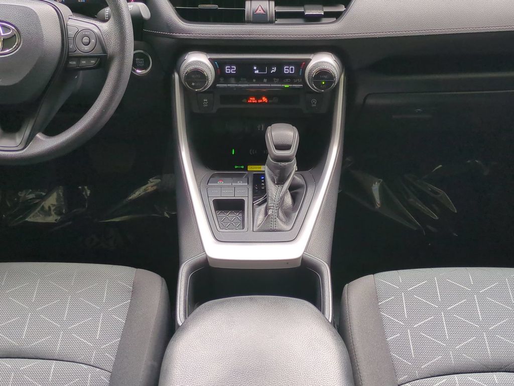 Thumbnail: 2024 Toyota RAV4 - 15