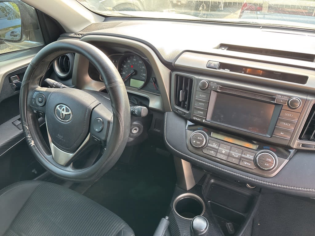 2014 Toyota RAV4 XLE 2
