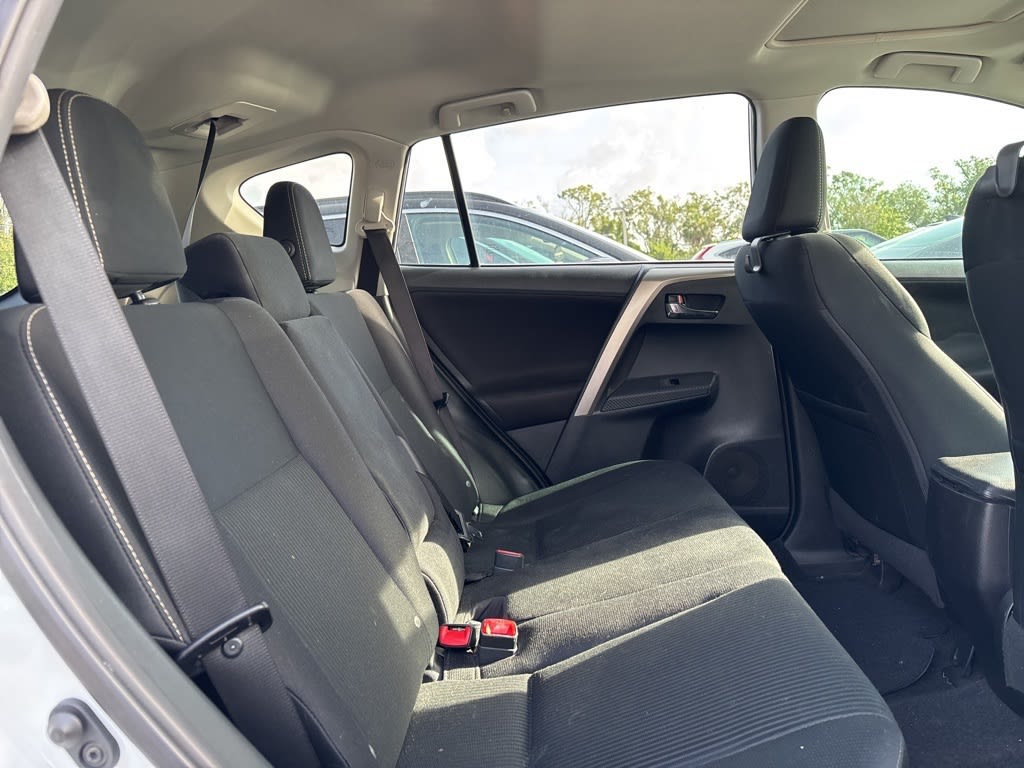 2014 Toyota RAV4 XLE 8