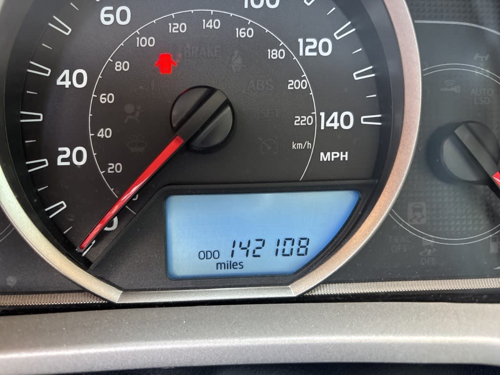 2014 Toyota RAV4 XLE 9