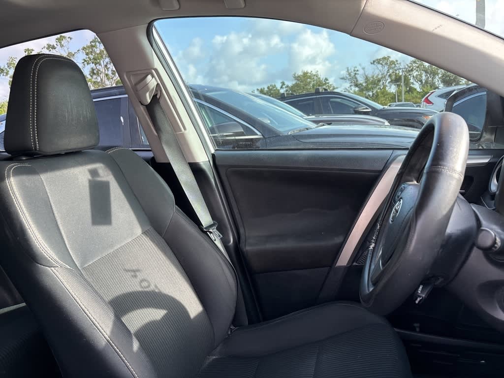 2014 Toyota RAV4 XLE 7