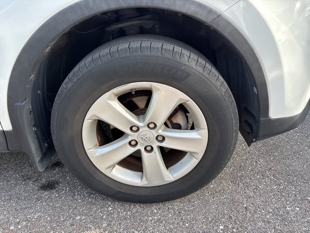 2014 Toyota RAV4 XLE 5