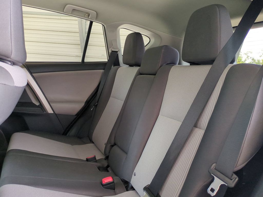 Thumbnail: 2014 Toyota RAV4 - 13