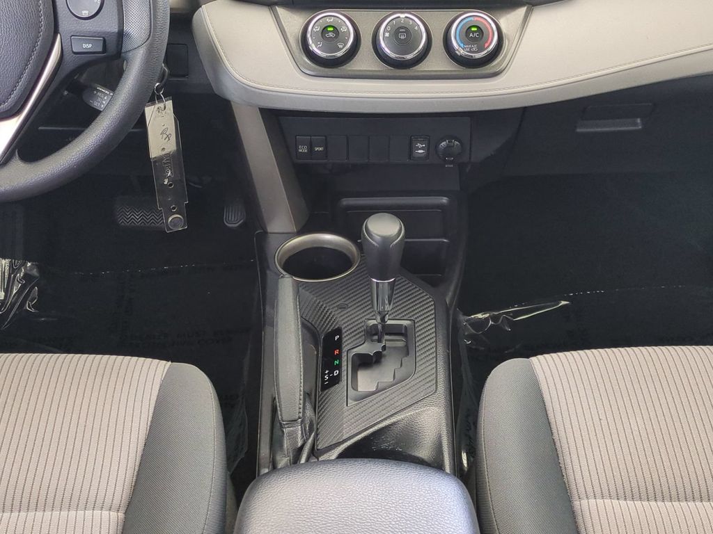 Thumbnail: 2014 Toyota RAV4 - 15