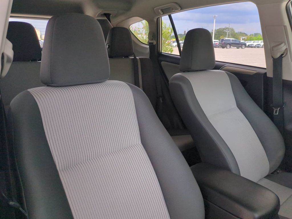 Thumbnail: 2014 Toyota RAV4 - 11