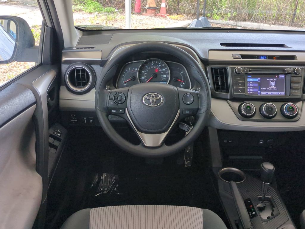 Thumbnail: 2014 Toyota RAV4 - 10