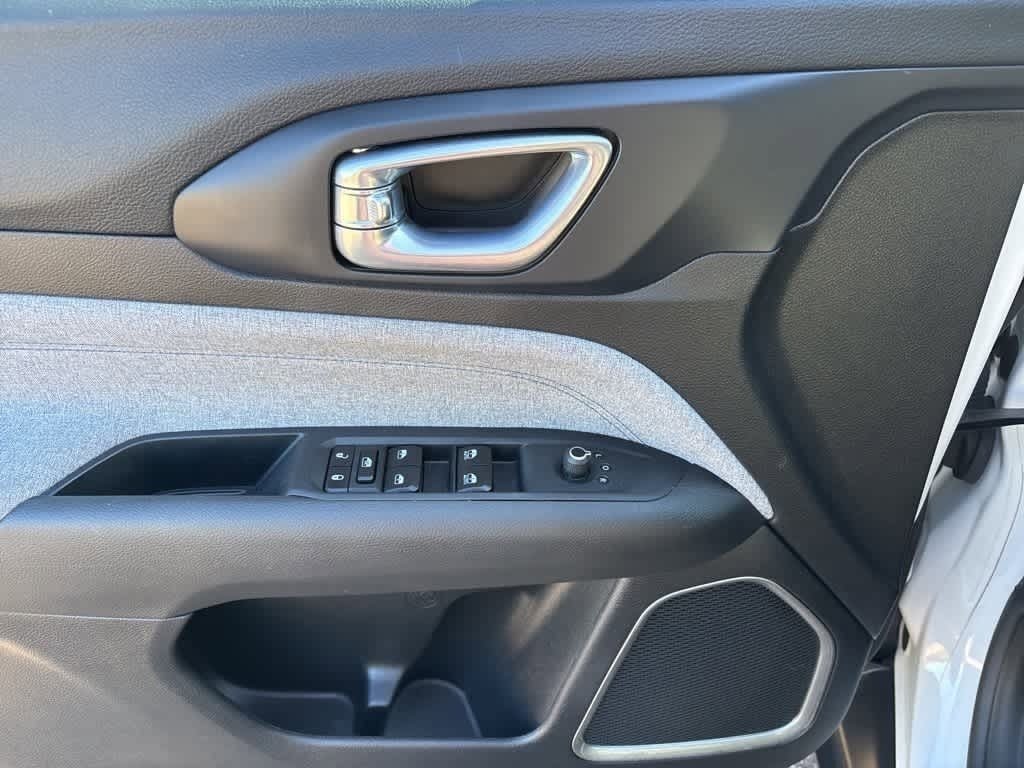 Thumbnail: 2023 Jeep Compass - 12