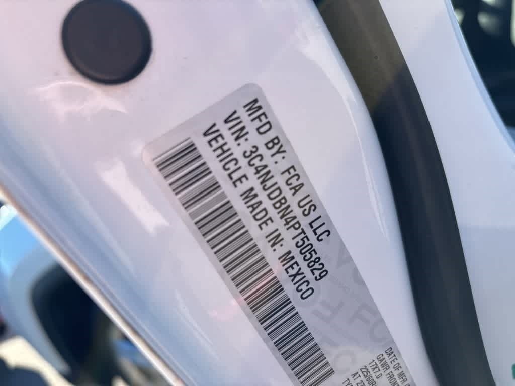 Thumbnail: 2023 Jeep Compass - 9