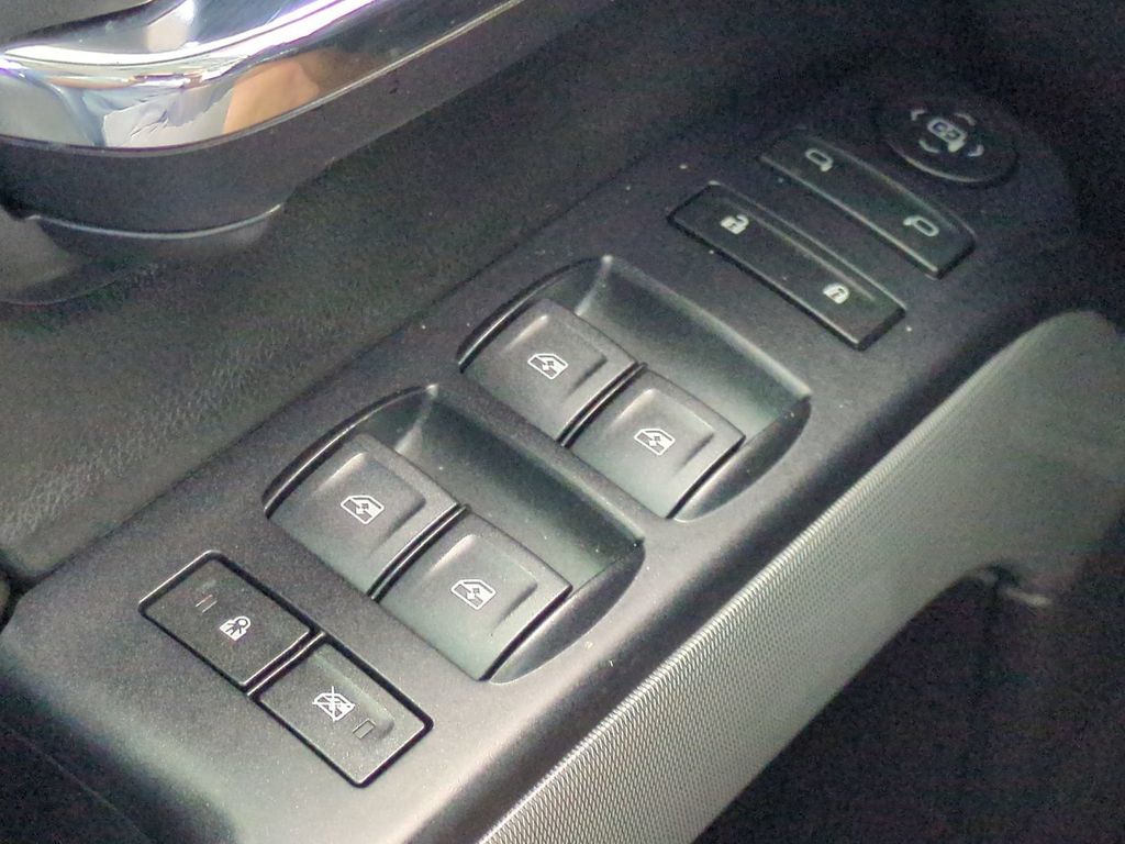 Thumbnail: 2018 Chevrolet Silverado 1500 - 29