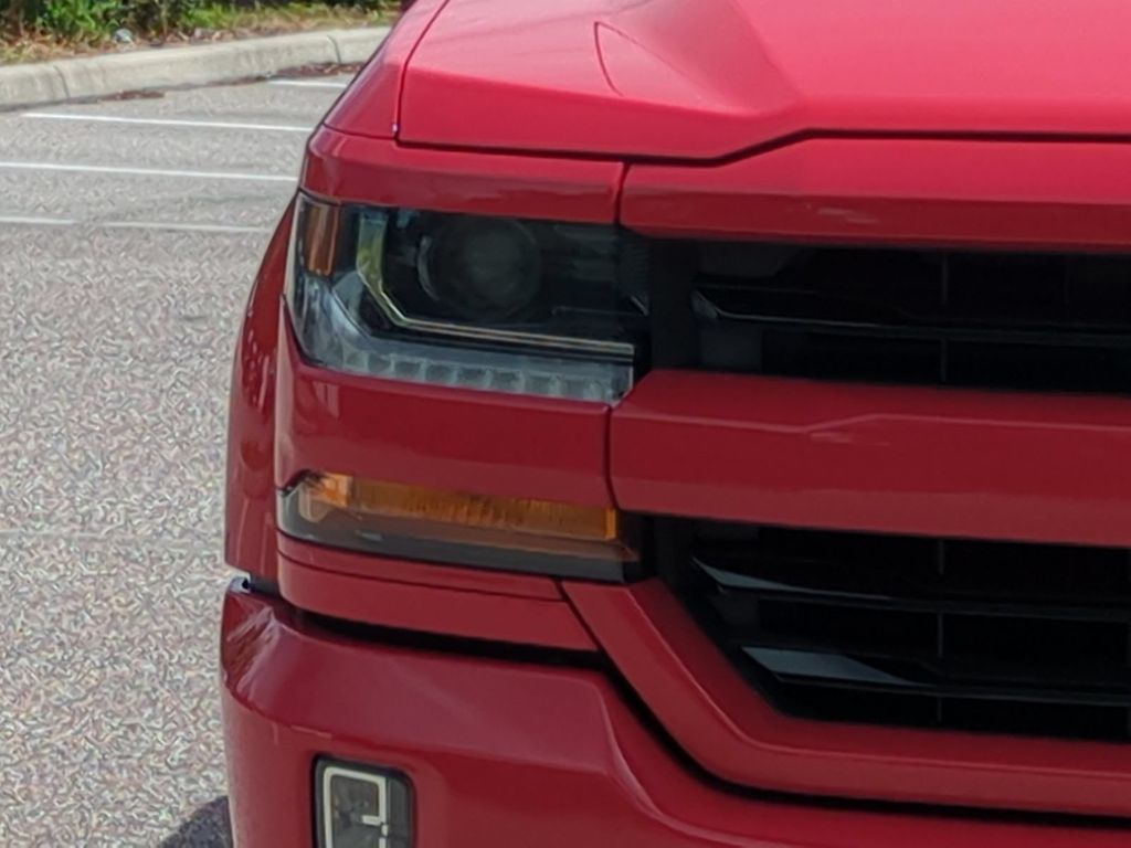 Thumbnail: 2018 Chevrolet Silverado 1500 - 20