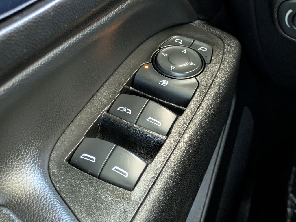 Thumbnail: 2021 Chevrolet Equinox - 34