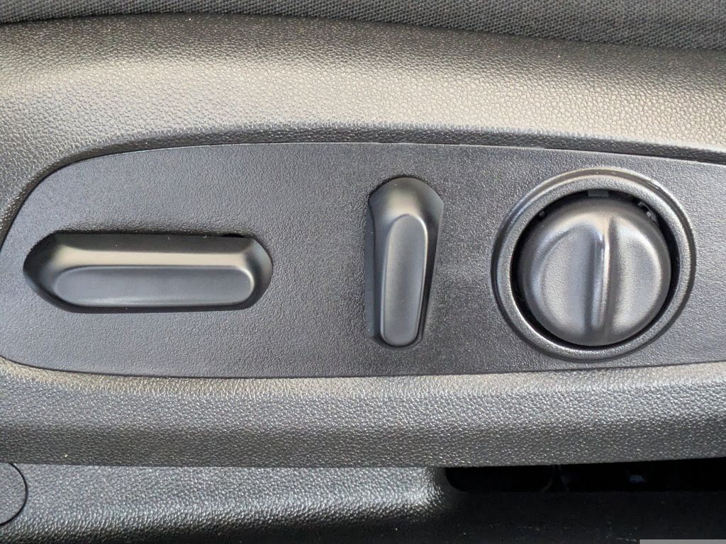 Thumbnail: 2021 Chevrolet Equinox - 26