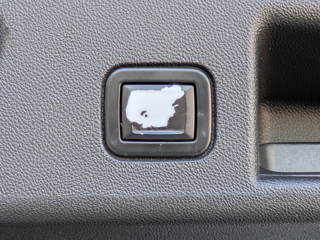 Thumbnail: 2021 Chevrolet Equinox - 22