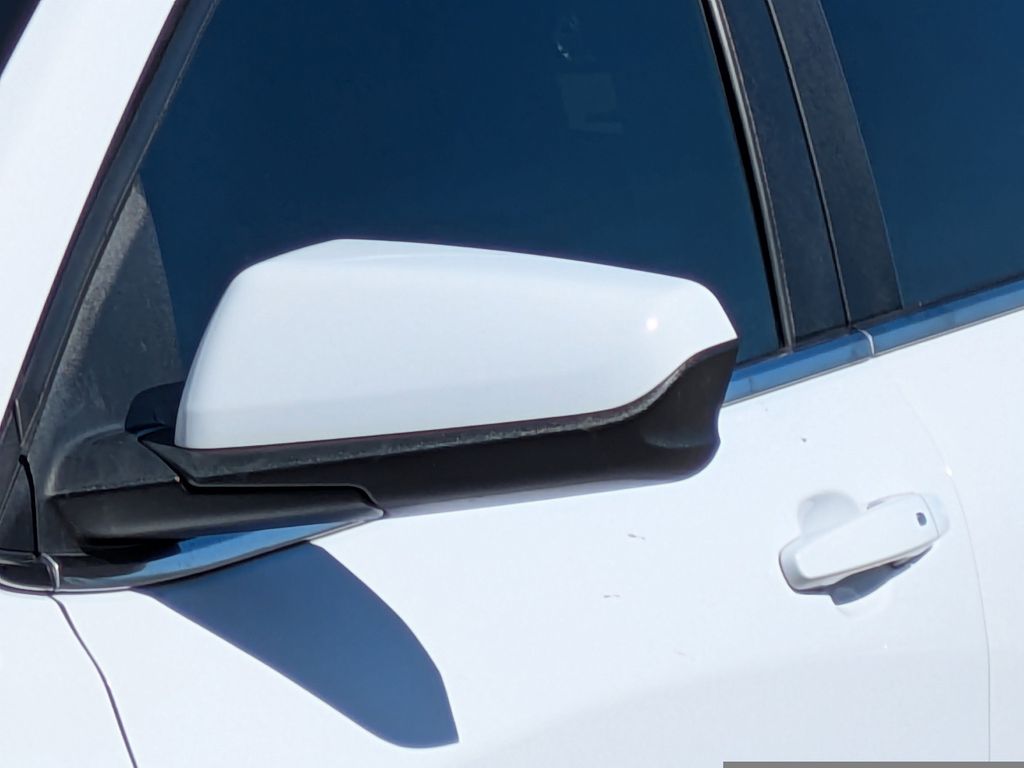 Thumbnail: 2021 Chevrolet Equinox - 21