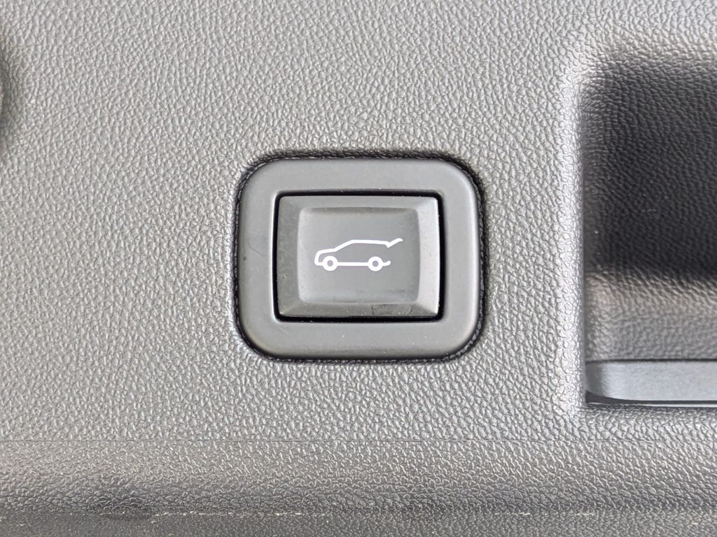 Thumbnail: 2021 Chevrolet Equinox - 23