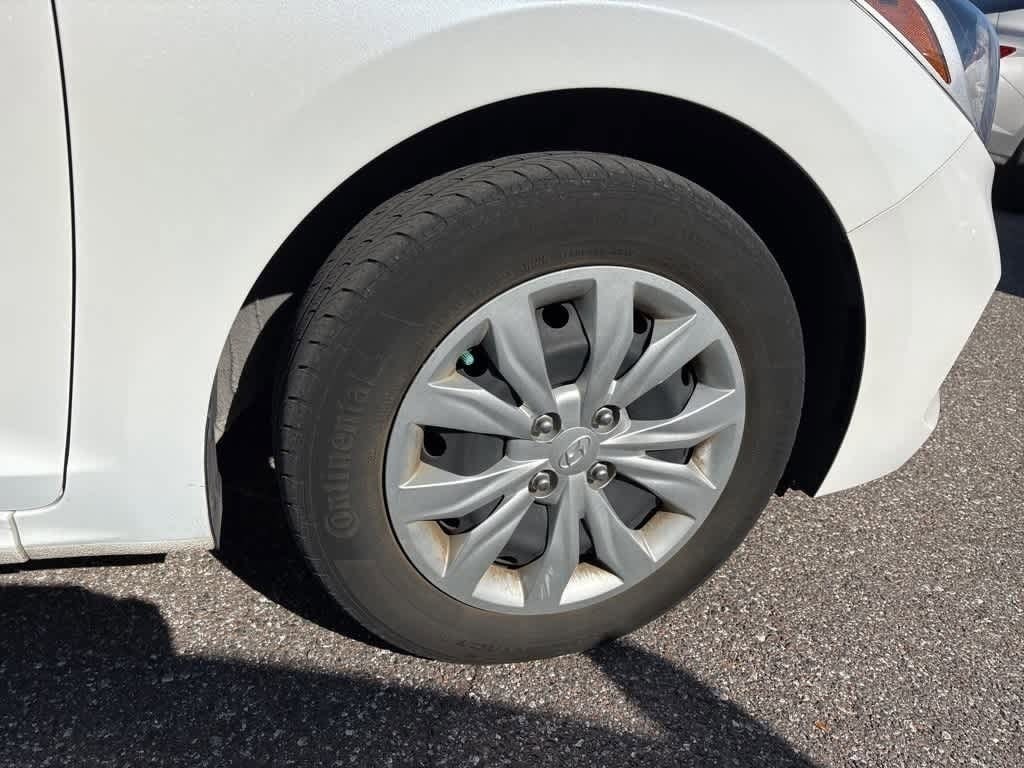 Thumbnail: 2022 Hyundai Accent - 4