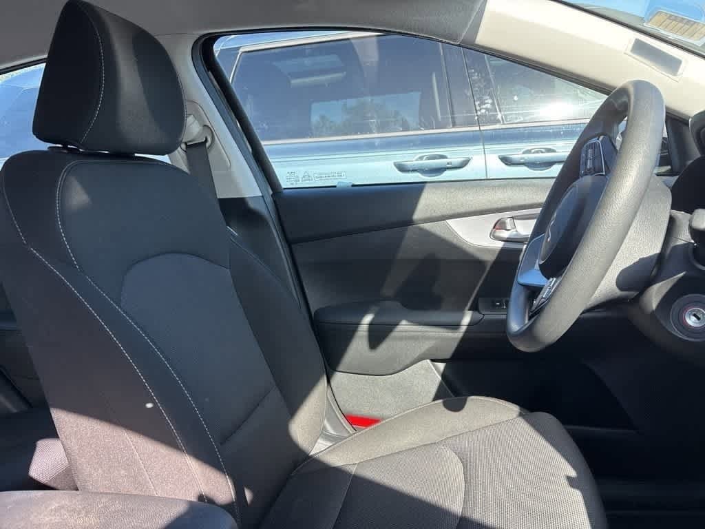 Thumbnail: 2024 Kia Forte - 6