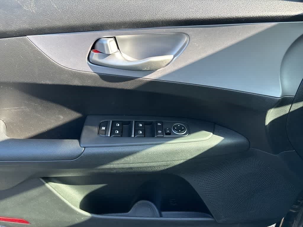 Thumbnail: 2024 Kia Forte - 11