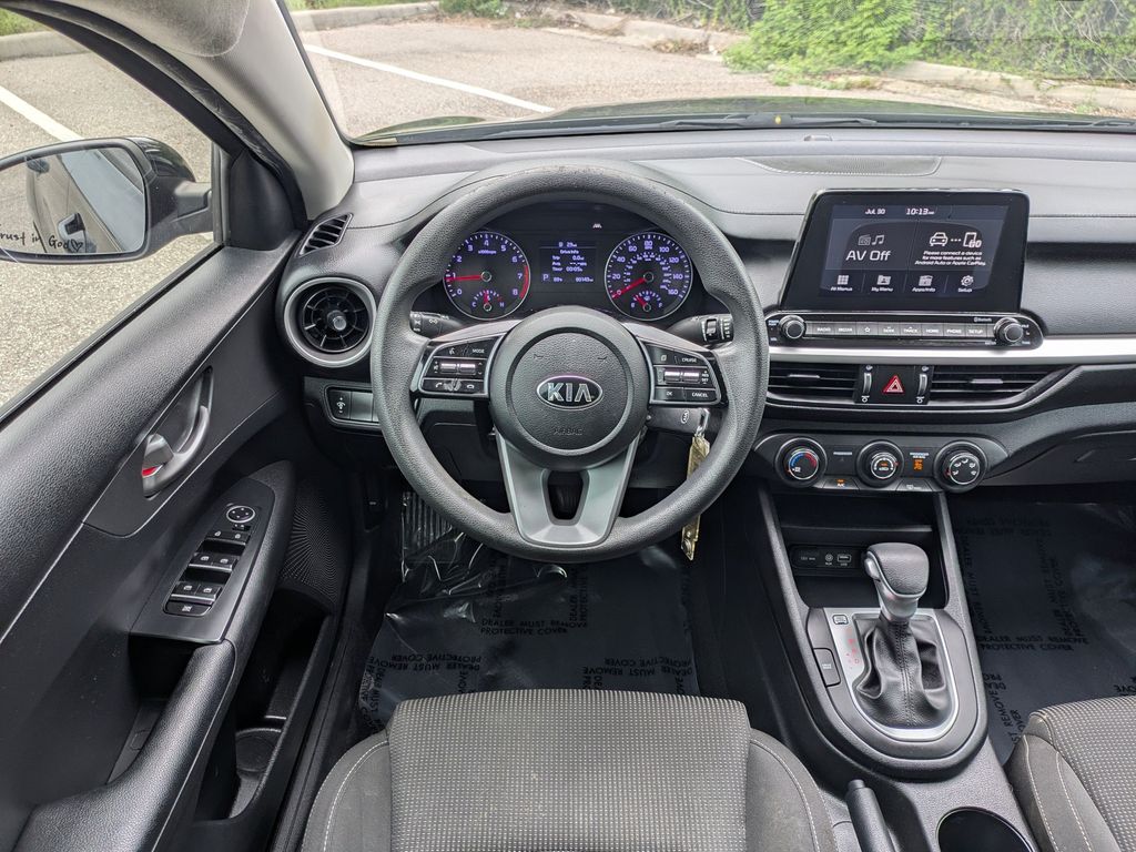 Thumbnail: 2021 Kia Forte - 10