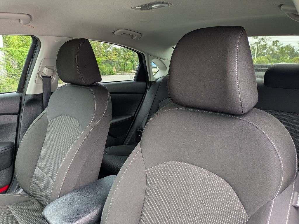 Thumbnail: 2021 Kia Forte - 12