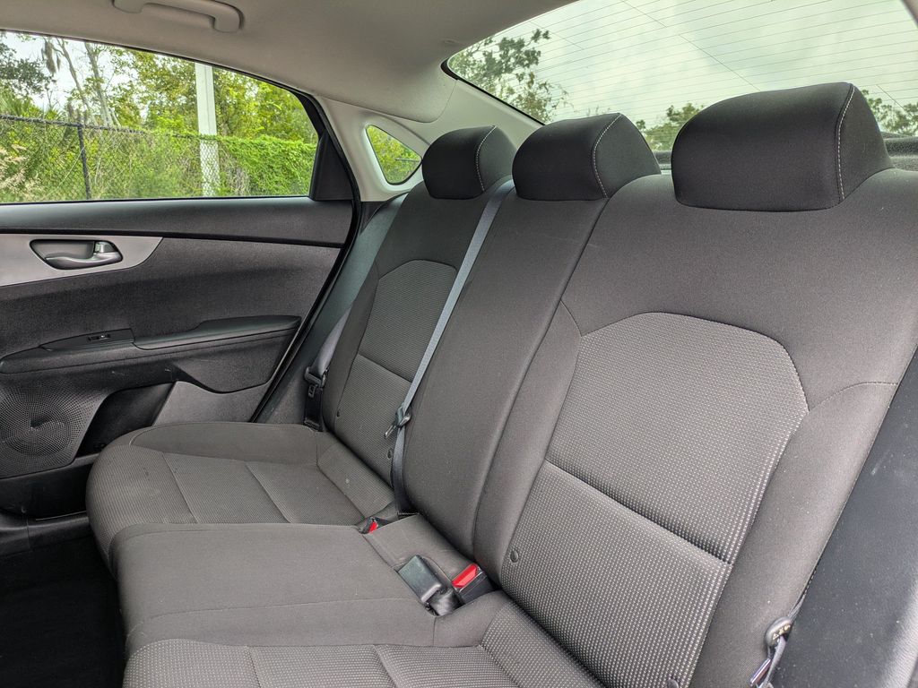Thumbnail: 2021 Kia Forte - 13