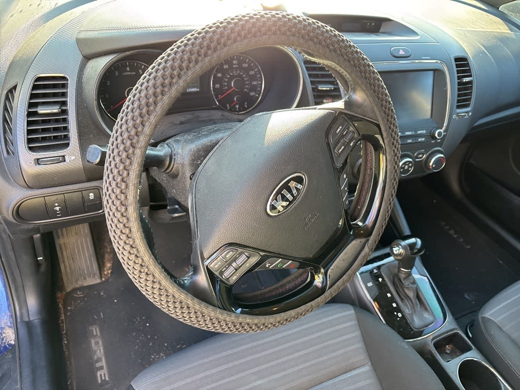 Thumbnail: 2017 Kia Forte - 6