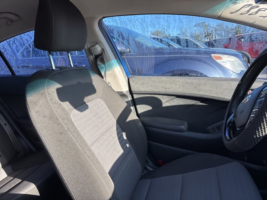 Thumbnail: 2017 Kia Forte - 7