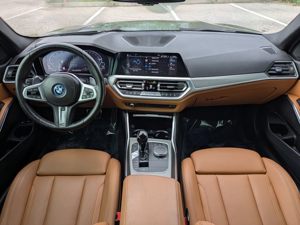 Thumbnail: 2022 BMW 3 Series - 2