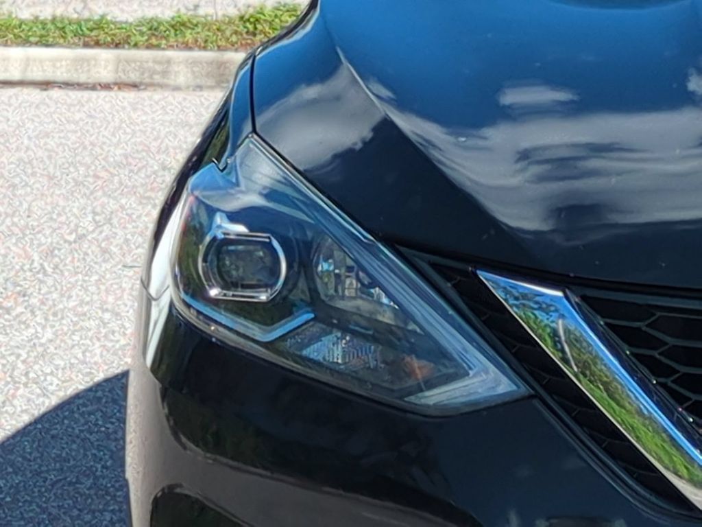 Thumbnail: 2019 Nissan Sentra - 18