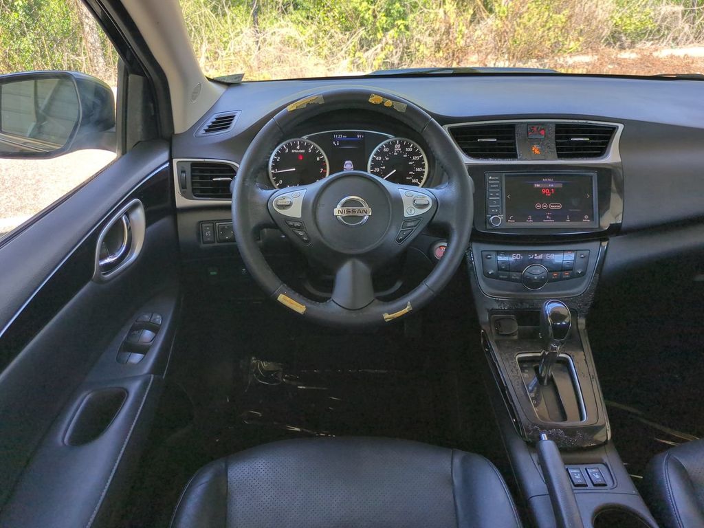 Thumbnail: 2019 Nissan Sentra - 9