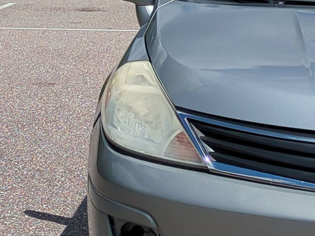 Thumbnail: 2011 Nissan Versa - 18