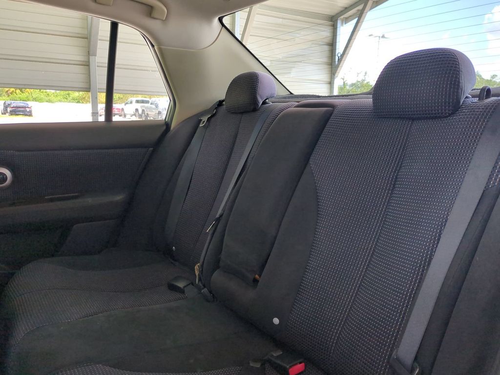 Thumbnail: 2011 Nissan Versa - 20