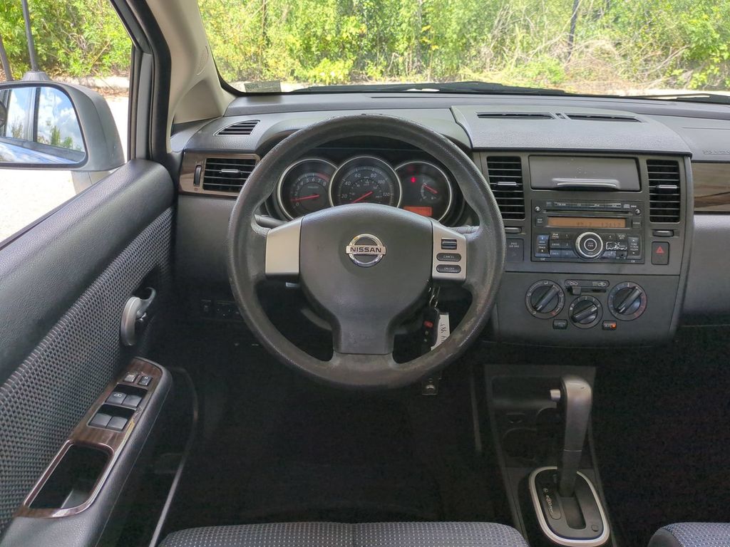 Thumbnail: 2011 Nissan Versa - 9