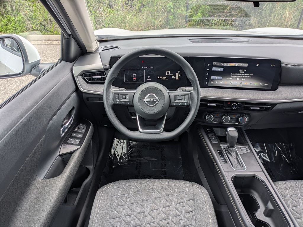 Thumbnail: 2025 Nissan Kicks - 10