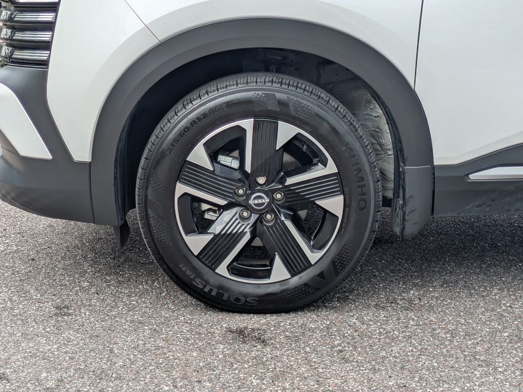 Thumbnail: 2025 Nissan Kicks - 8