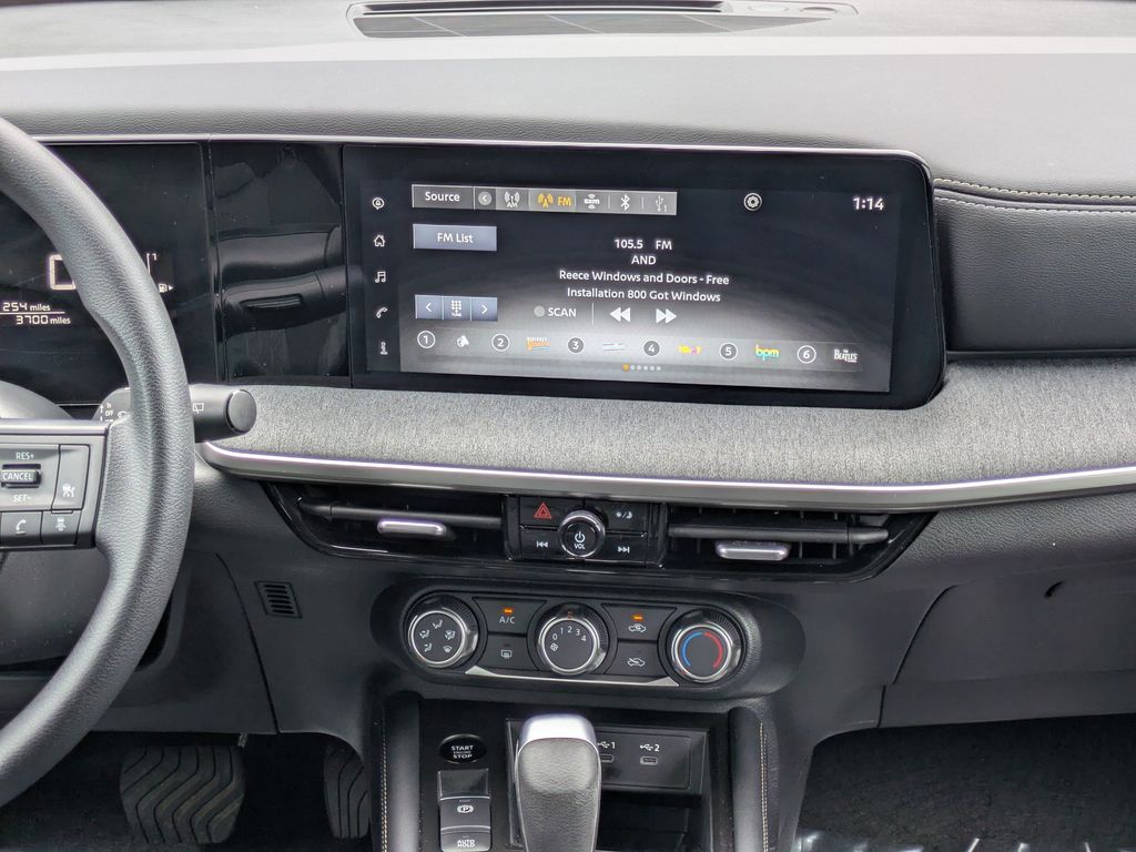 Thumbnail: 2025 Nissan Kicks - 14