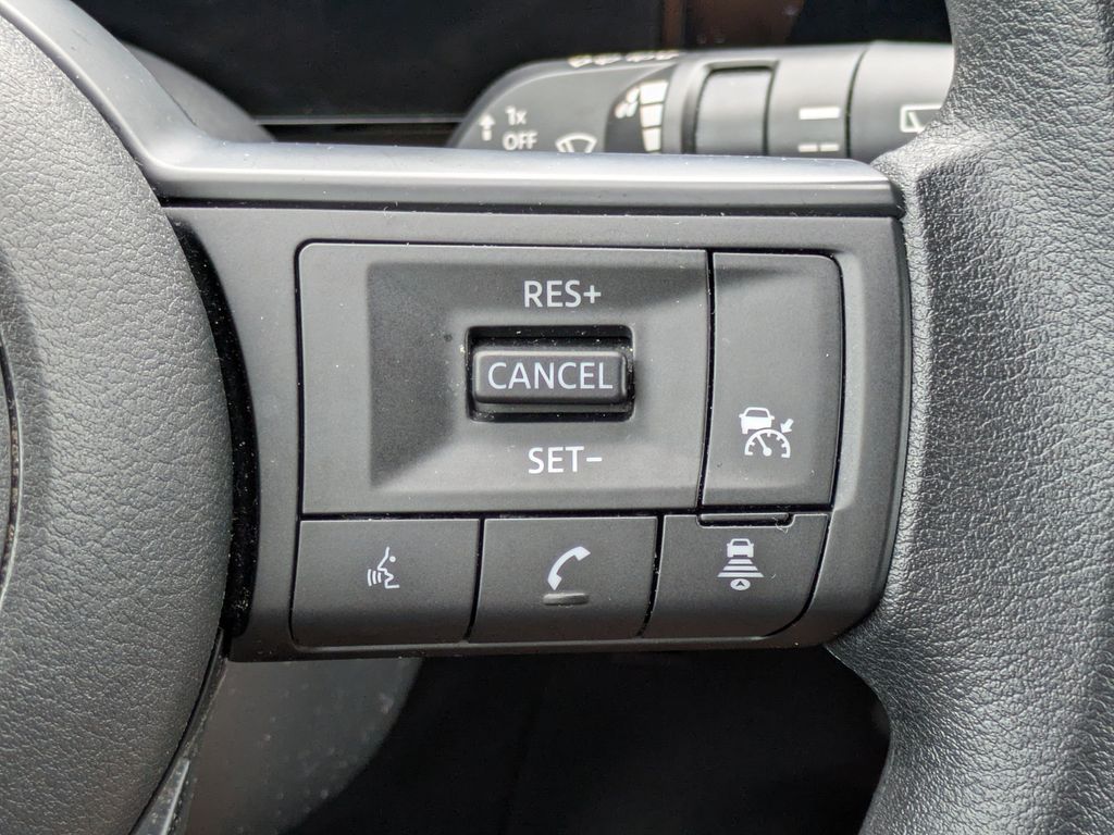 Thumbnail: 2025 Nissan Kicks - 30