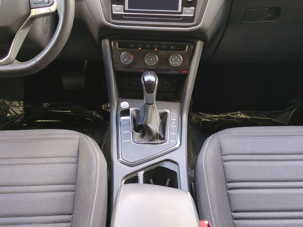 Thumbnail: 2023 Volkswagen Tiguan - 15