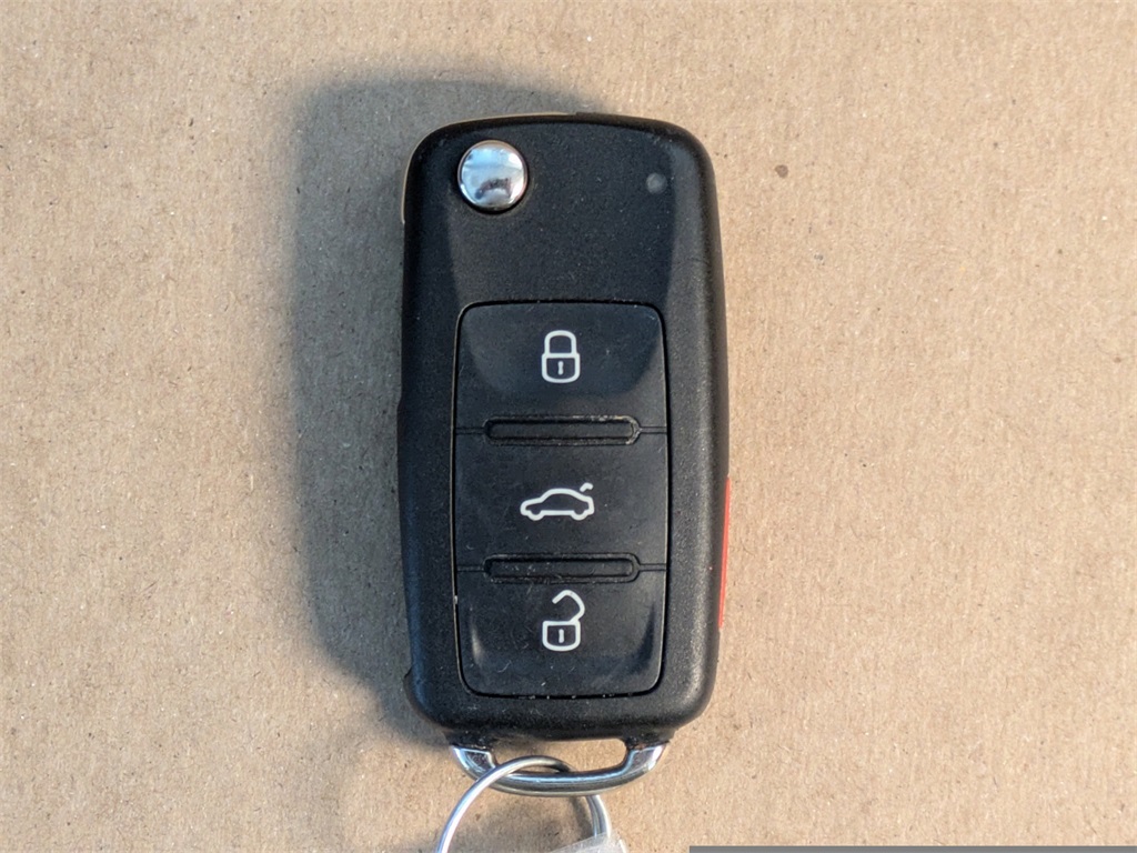 Thumbnail: 2019 Volkswagen Beetle - 16