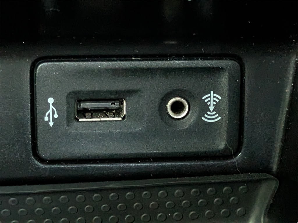 Thumbnail: 2019 Volkswagen Beetle - 25