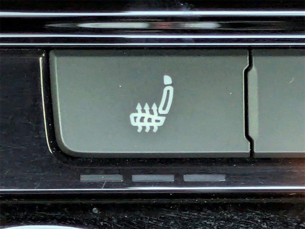 Thumbnail: 2019 Volkswagen Beetle - 24