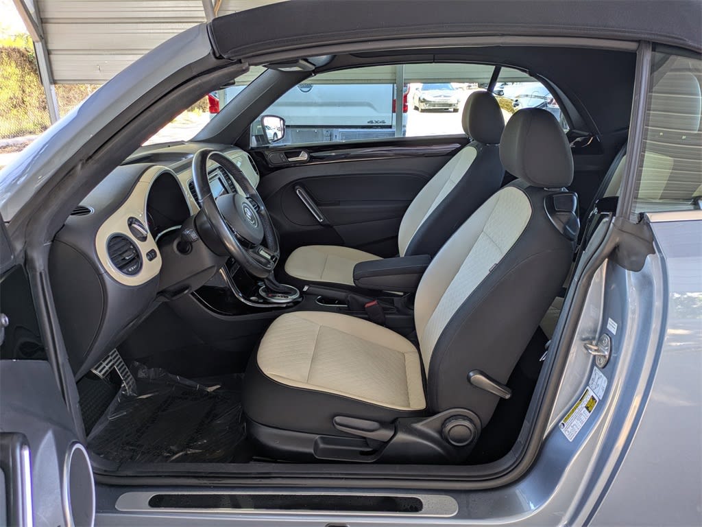 Thumbnail: 2019 Volkswagen Beetle - 22