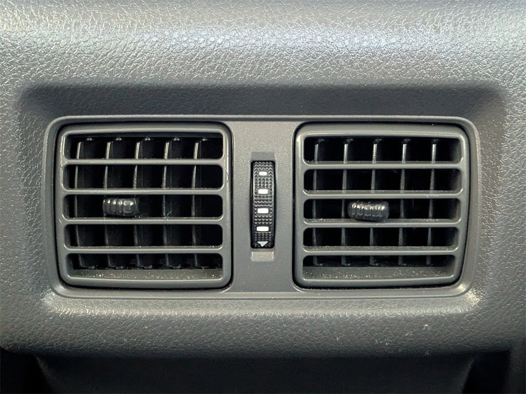 Thumbnail: 2021 Toyota Camry - 23